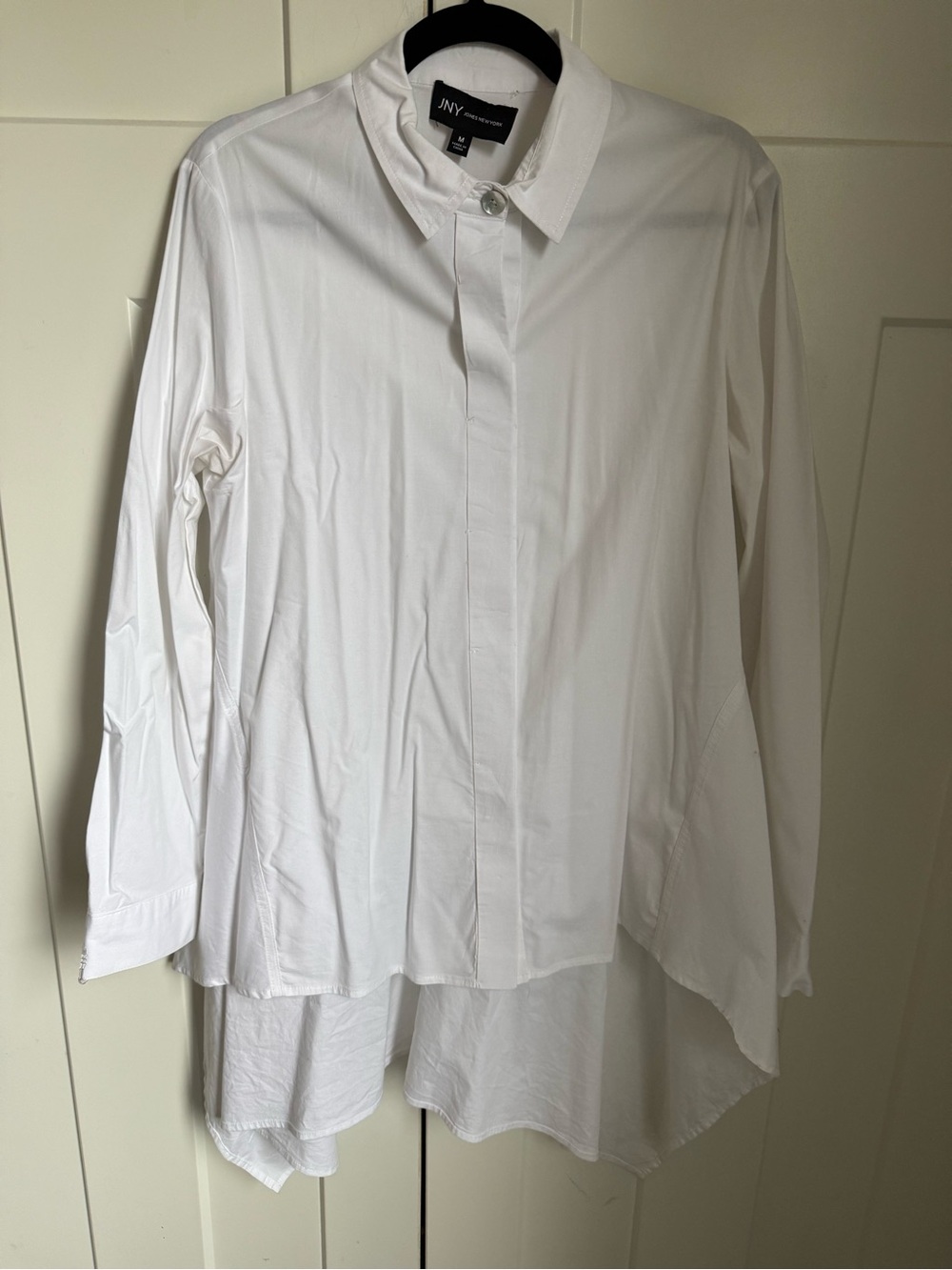 Jones New York White Layered Hem Button-Front Shirt size M. EUC.